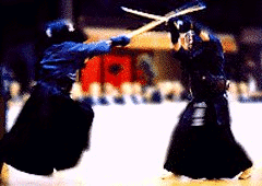 Deux kendokas en combat